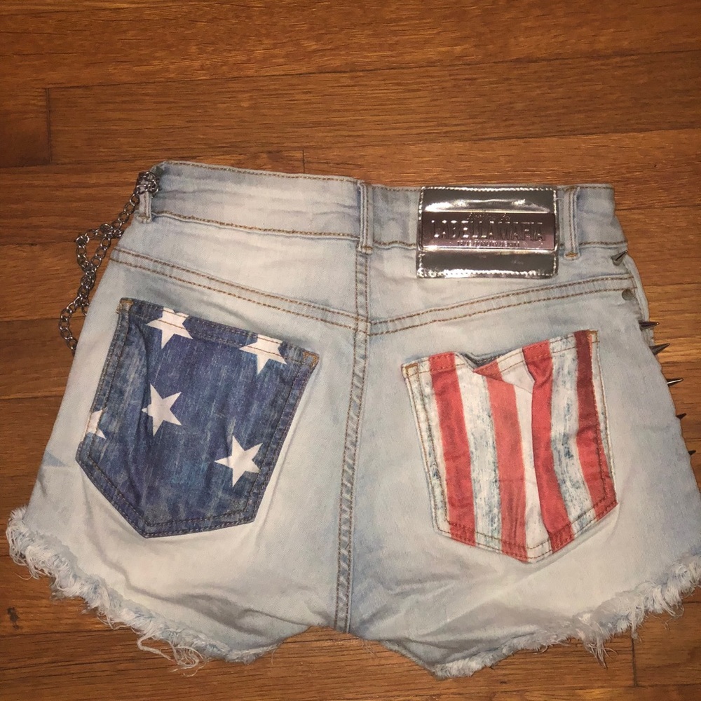 Super cute high waisted shorts
